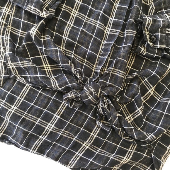 Forever 21 Black White Plaid Button Up Knotted Top - Picture 2 of 6